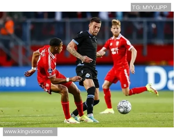 加拉塔萨雷主场迎战贝尔格莱德红星争夺欧战小组赛关键胜利