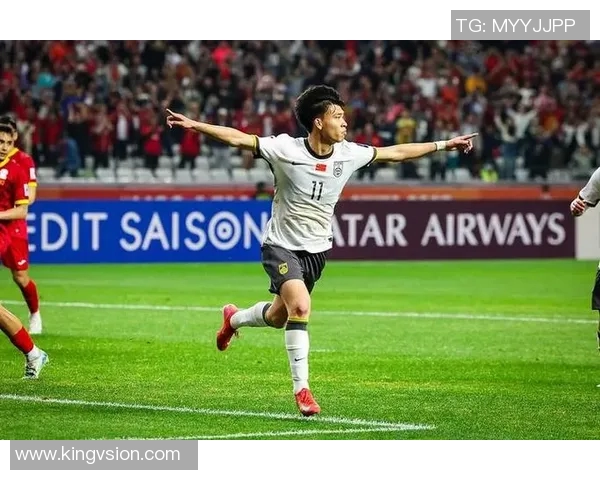 马丁内利的崛起与未来展望：从天才少年到足球明星的成长之路