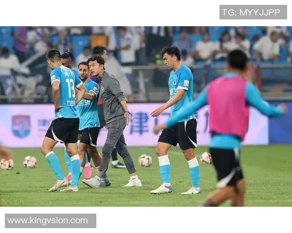 贵州队迎战大连人队期待精彩对决双方争夺宝贵积分全力以赴展现实力